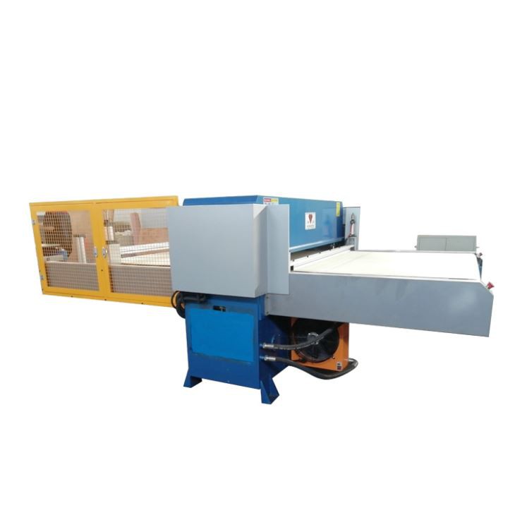 Roller Feeding Fabric Die Cutting Machine